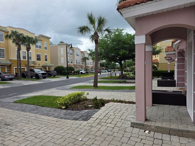 Foto del edificio - Three Bedroom Townhouse at Vista Cay in Orlando