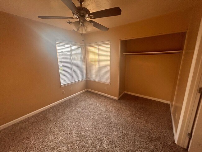 Foto del edificio - Cute home for rent in Visalia!