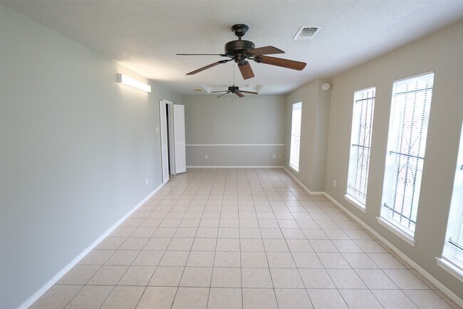 Foto del edificio - 13314 Ensley Wood Dr