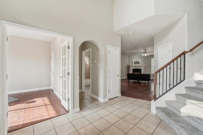 Foto del edificio - 1206 Canyon Maple Rd
