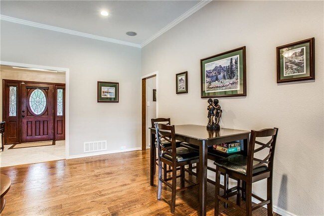Foto del edificio - 909 Sunningdale Cir