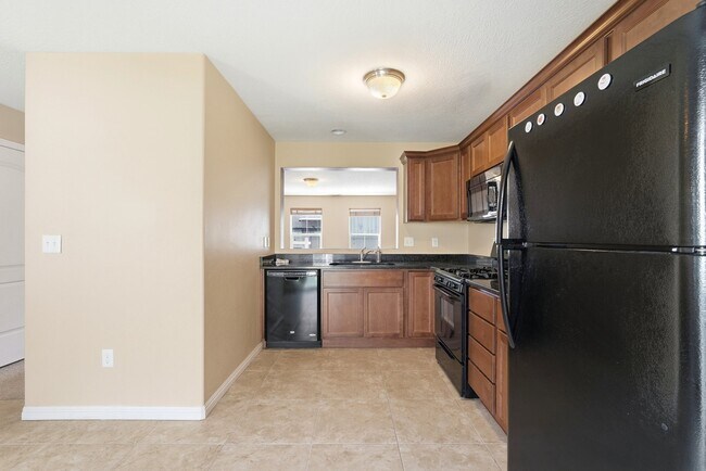 Building Photo - 174 Finlay Dr