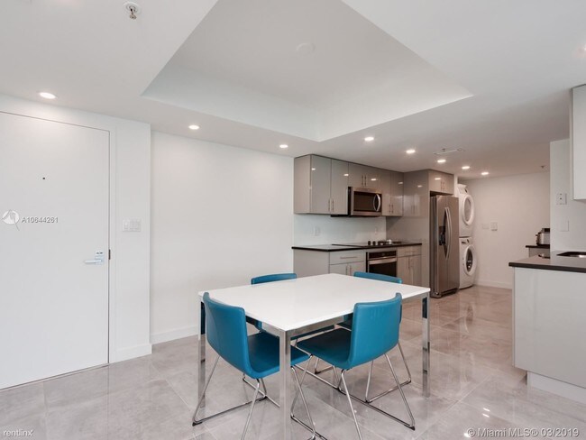 Building Photo - 2 br, 2 bath  - 650 West Ave # 24099