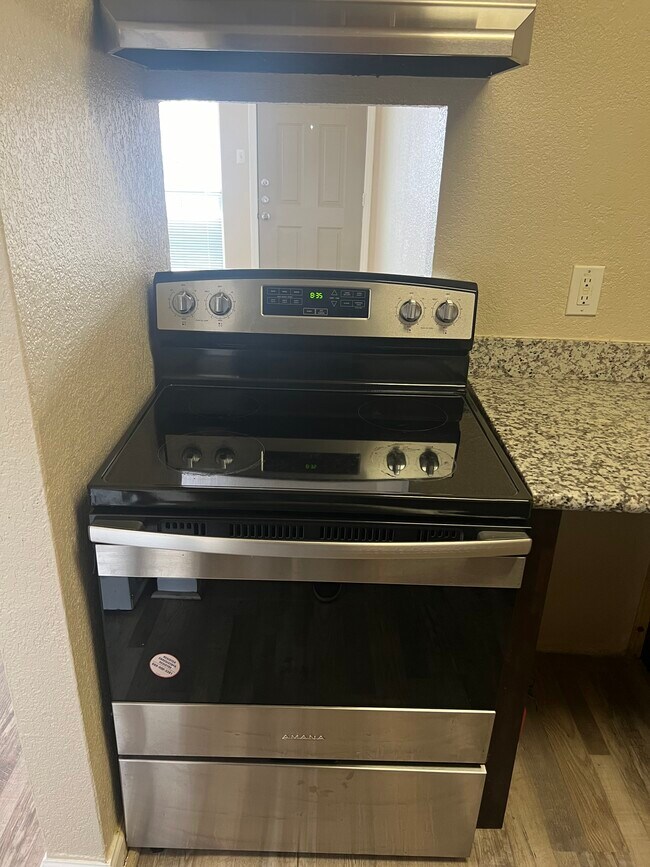 Foto del edificio - 8100 Creekbend Dr