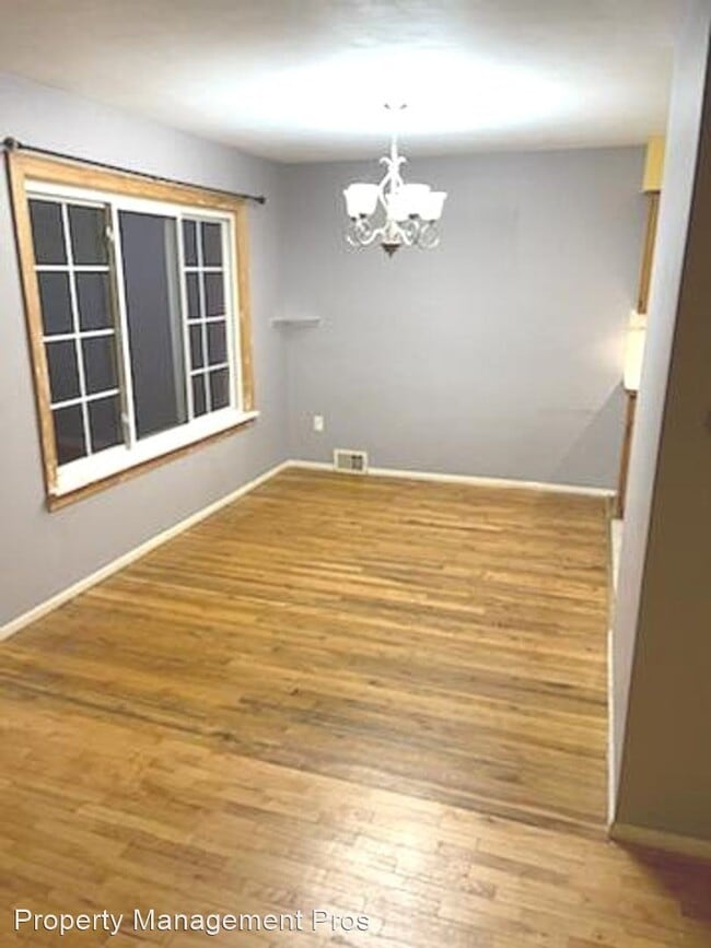 Building Photo - 32718 Grand River Ave
