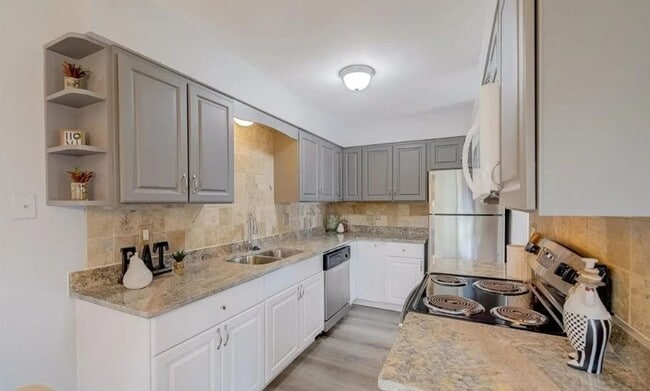 Building Photo - 6785 W 84th Way