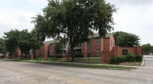 Foto del edificio - 13355 Northborough Dr