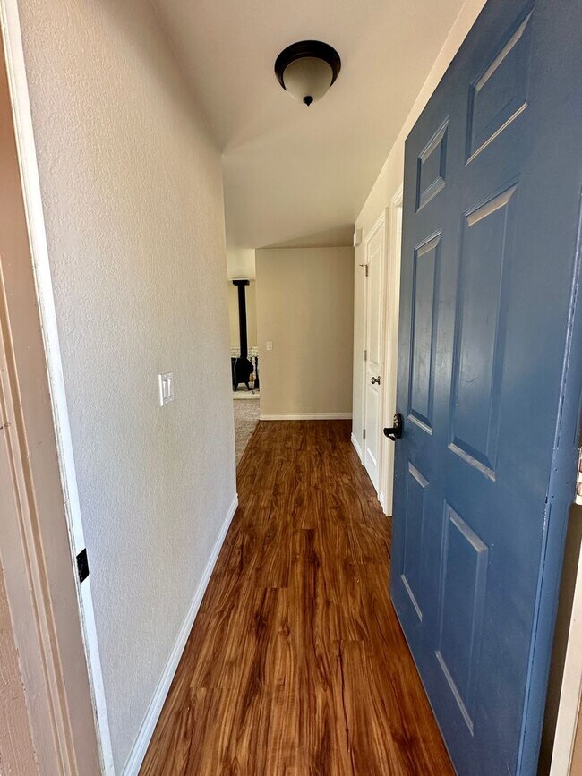 Foto del edificio - Beautiful 3-bedroom 2 bath Single Family T...