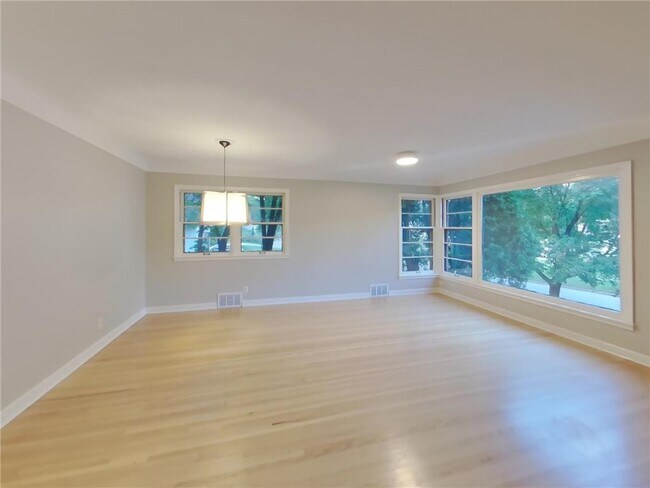 Foto del edificio - 3712 Abbott Ave N