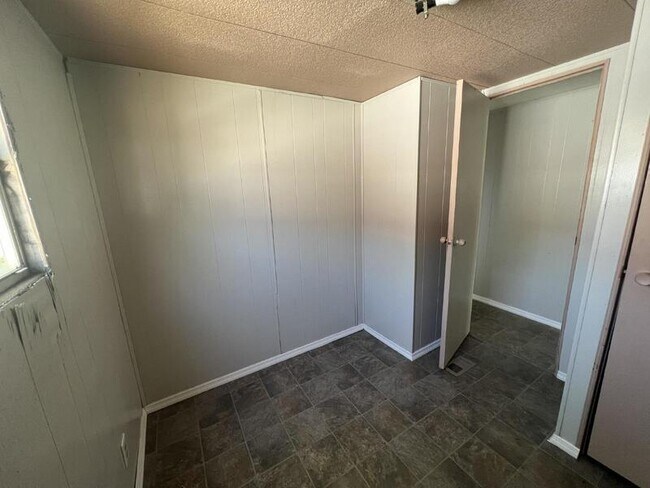 Foto del edificio - 140 N Pleasant Ave