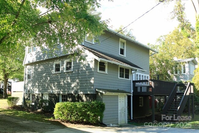 Foto del edificio - 10 Coleman Ave