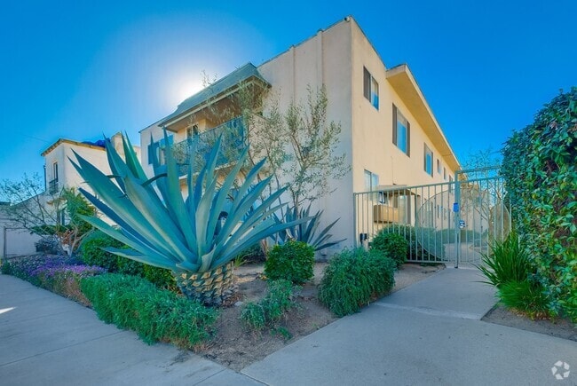Exterior pov - 6611 S. Victoria Ave