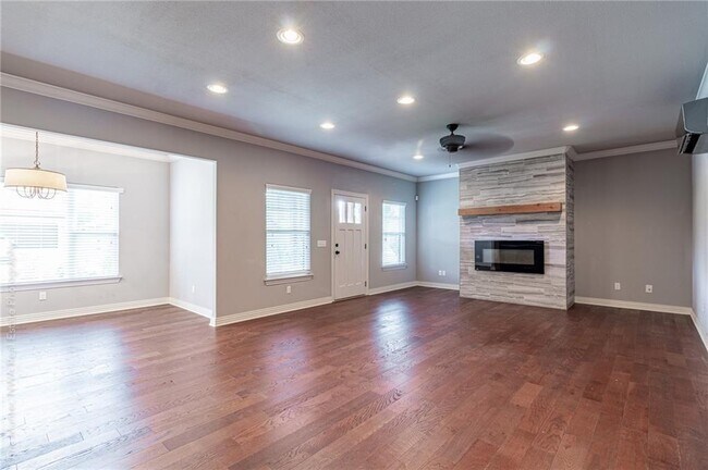 Building Photo - 3212 SW Hillstone Ave