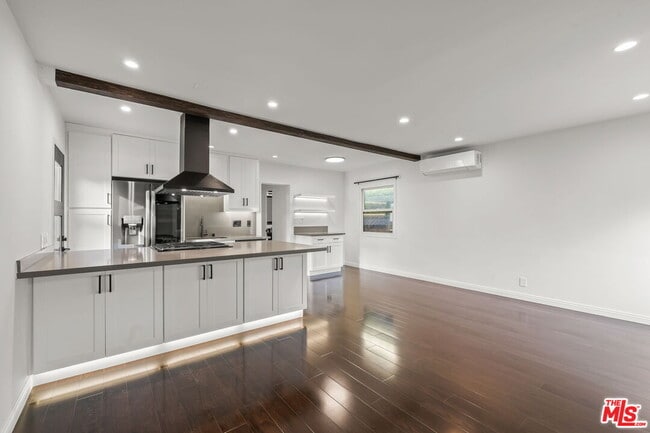 Building Photo - 841 Oxford Ave