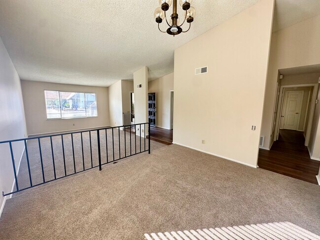 Building Photo - 1384 Naples Ct