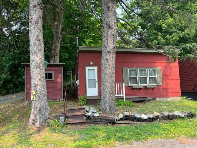 Building Photo - 7 Pohndorf Dr