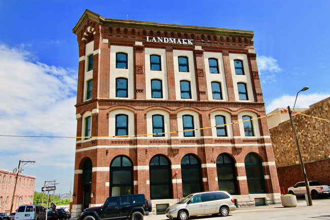 Foto del edificio - Landmark Lofts