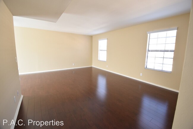 Building Photo - Walnut Glen Townhomes