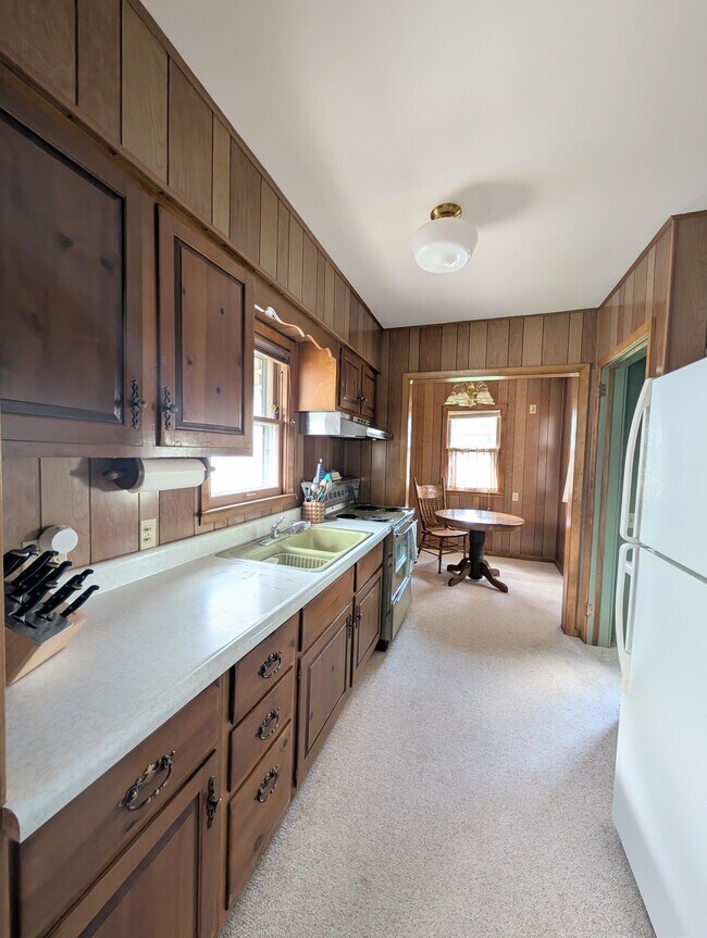 Cocina - 807 Pleasant St