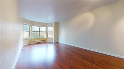 Building Photo - Beautiful 1 Bedroom 1 Bathroom in Pac Heig...