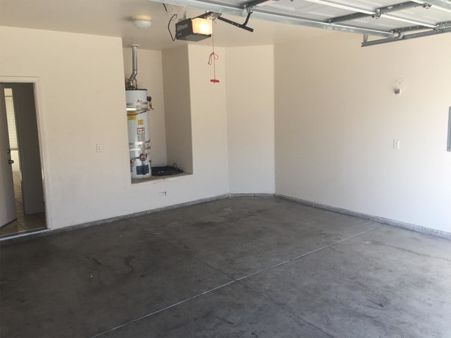 Foto del edificio - 4673 W Clinton Ave