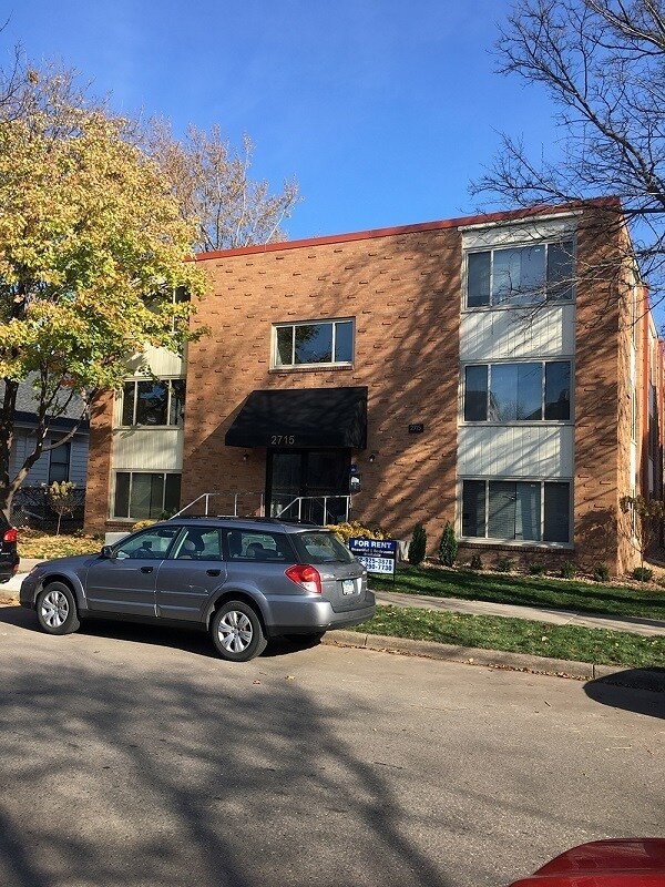 2715 dupont ave S. Apartments in Minneapolis, MN