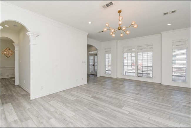 Building Photo - 5217 Blossom St