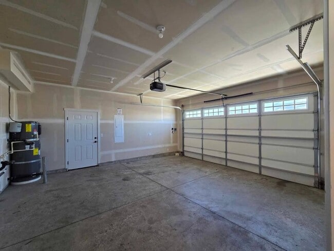 Foto del edificio - Stunning 3 Bedroom Home In Quincy!