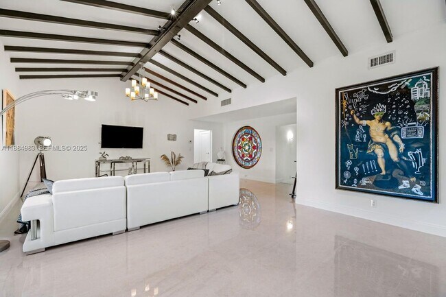 Foto del edificio - 2830 NE 56th Ct