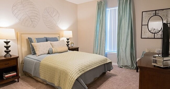 Building Photo - Bristol Place Apartment Homes