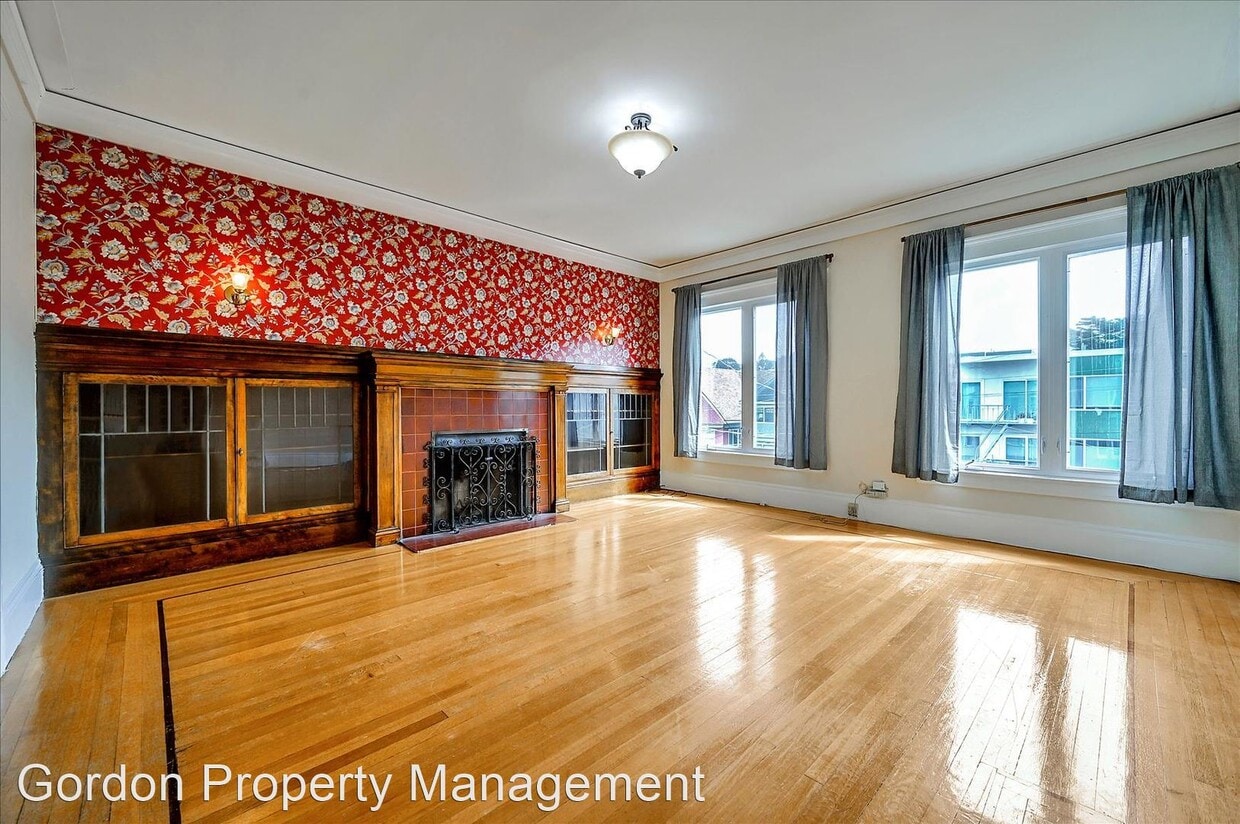 Foto principal - 3 br, 1.5 bath House - 723 2nd Avenue