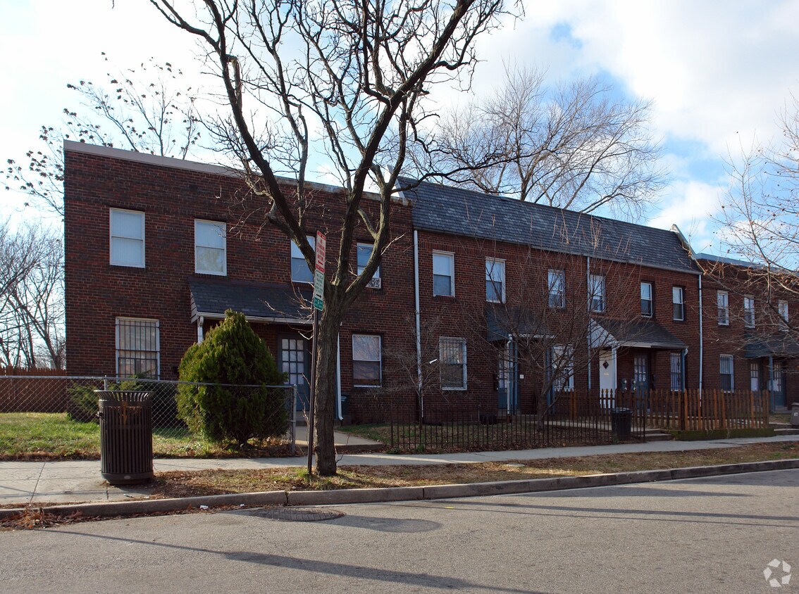 Building Photo - 102-112 O St SW