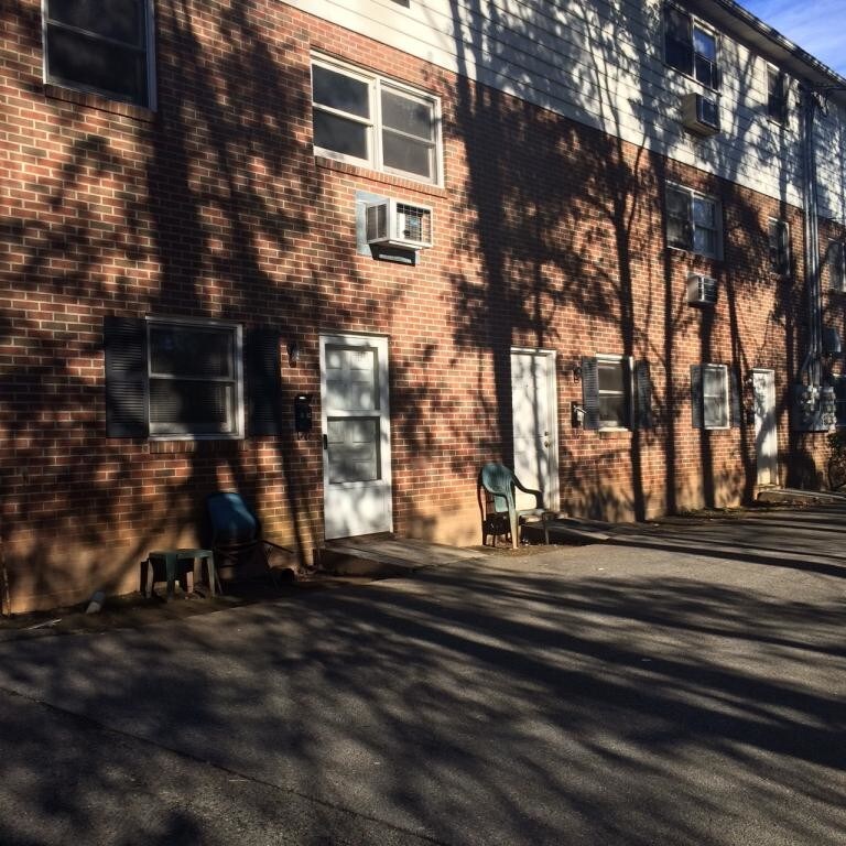 Primary Photo - 35 Oak St Apt B-12