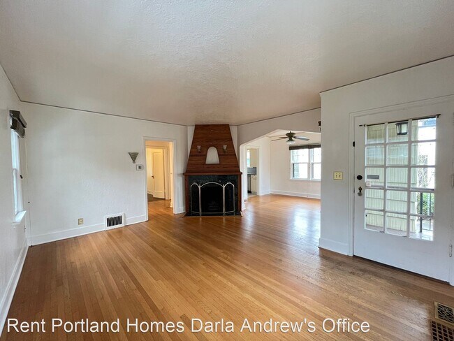 Building Photo - 3 br, 1.5 bath House - 2708 N Emerson Street
