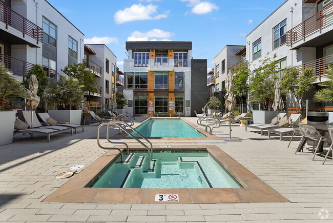 Building Photo - ROEN Menlo Park