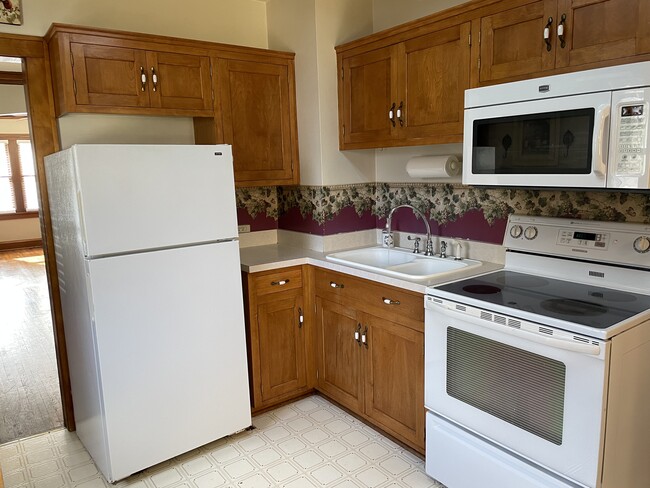 Brand new appliances - 507 W Main St