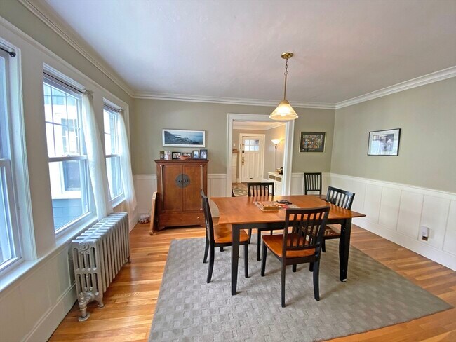 Foto del edificio - 331-333-333 Lowell Ave