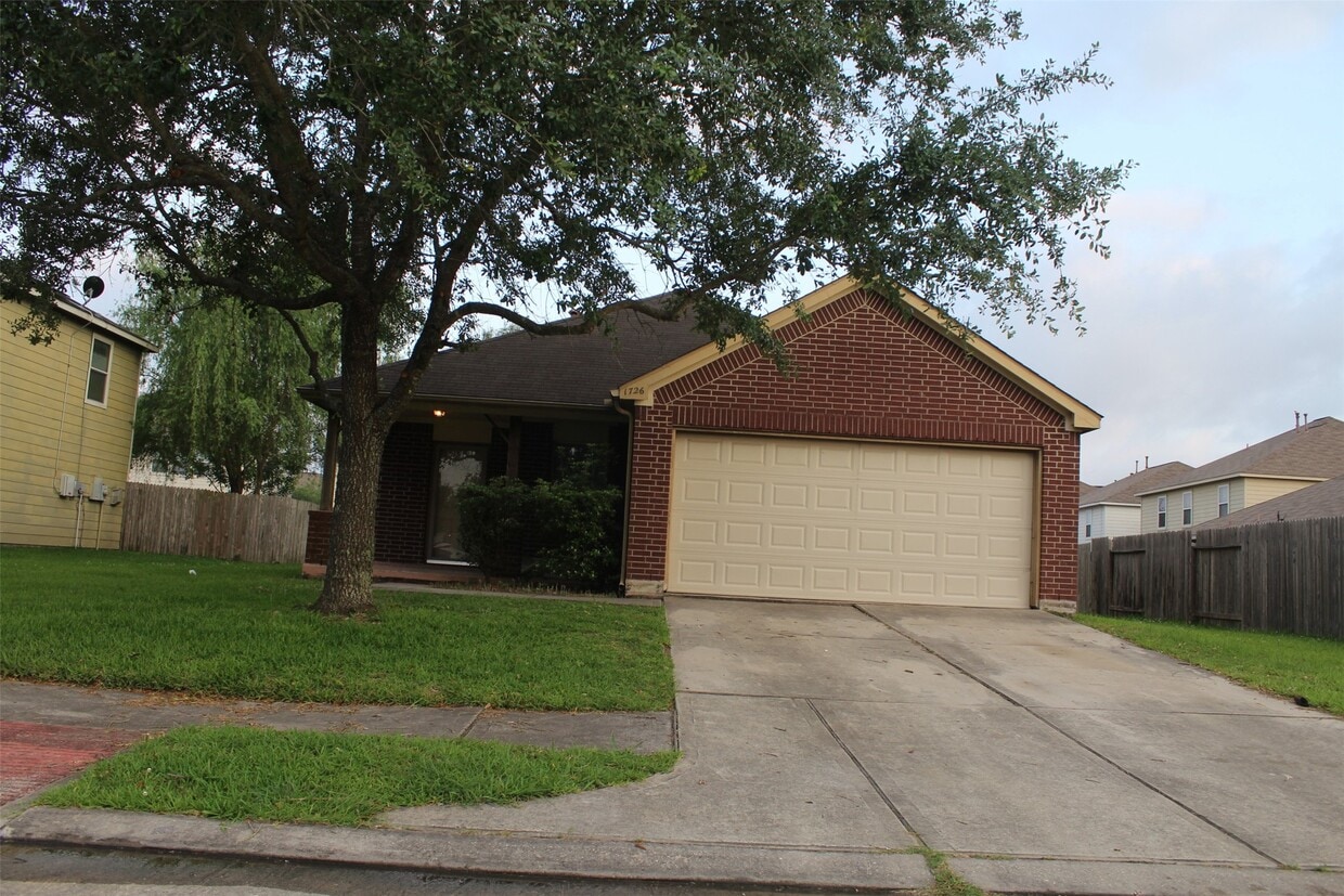Primary Photo - 1726 Serenata Ln