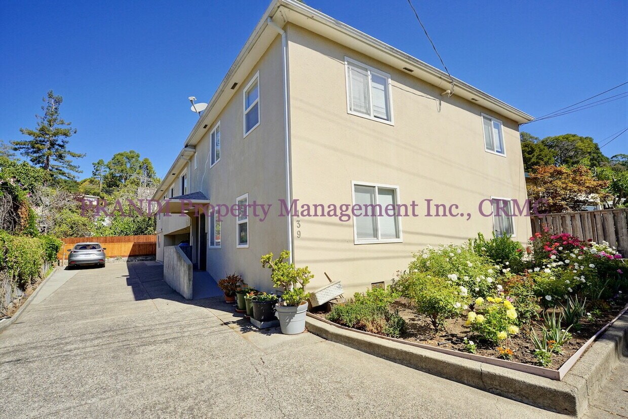 Primary Photo - Great Location in This Top Floor Unit in a...