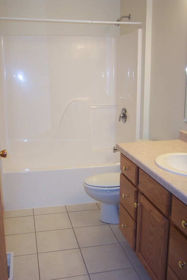 Building Photo - 526 Landmann St