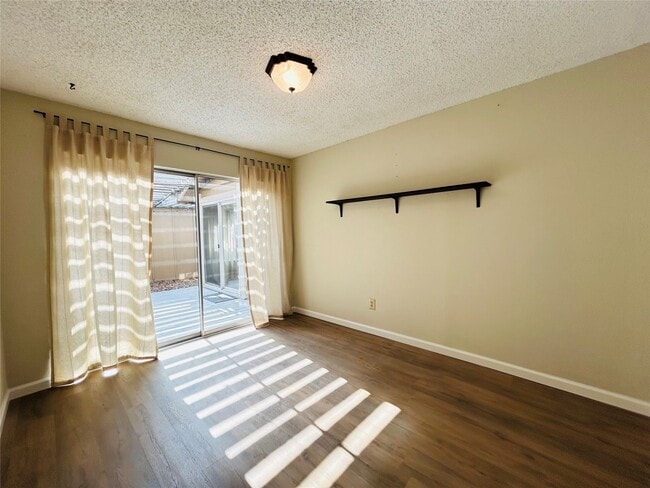 Building Photo - 11699 Village Pl Dr