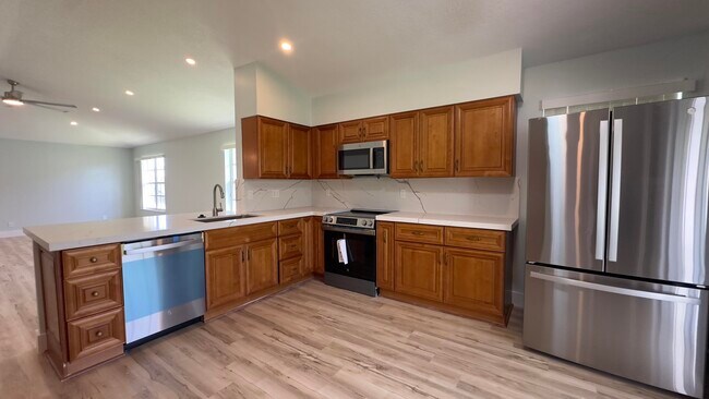 Foto del edificio - 13285 Opal Ln