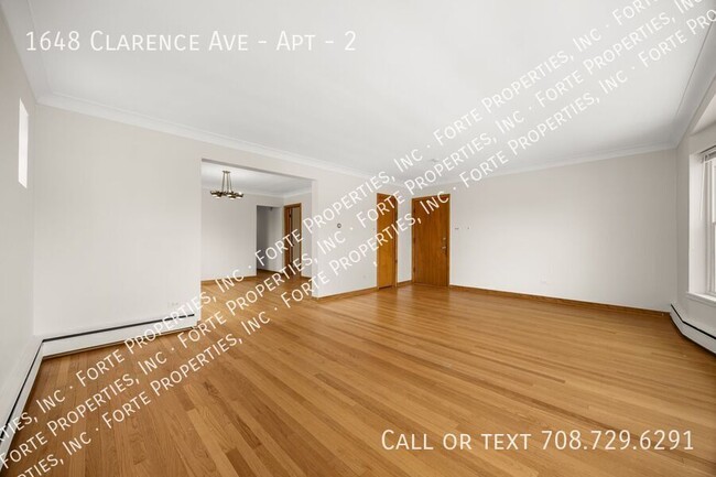 Building Photo - Massive 4-Bed, 2-Bath Apartment in Berwyn ...