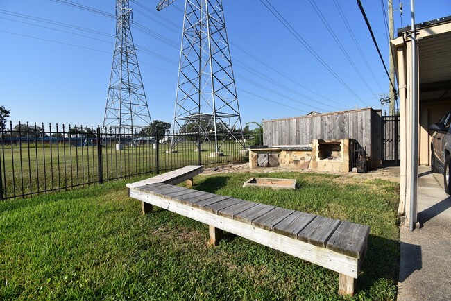 Building Photo - 2503 Southwick St