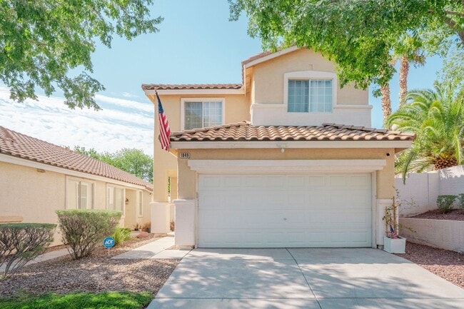 Building Photo - Charming 4-bedroom, 2.5-bathroom home in c...