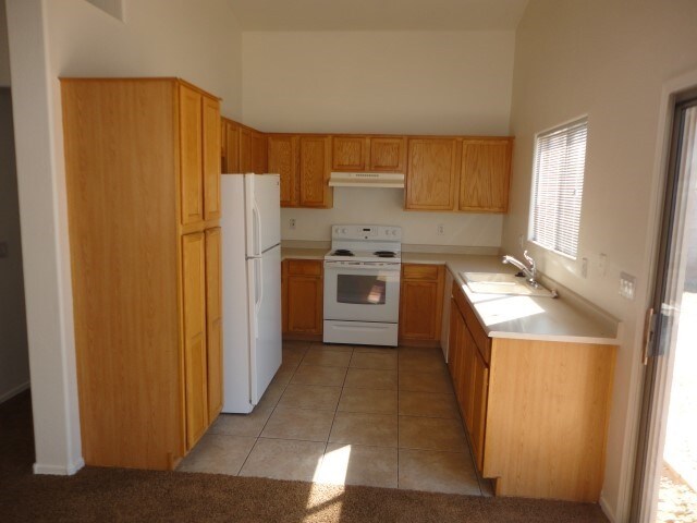 Foto del edificio - 8417 W Hilton Ave