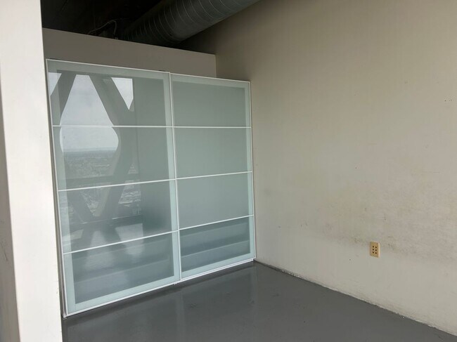Foto del edificio - 2404 Wilshire Blvd