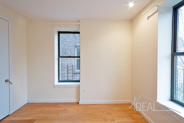 Building Photo - 668 Park Pl