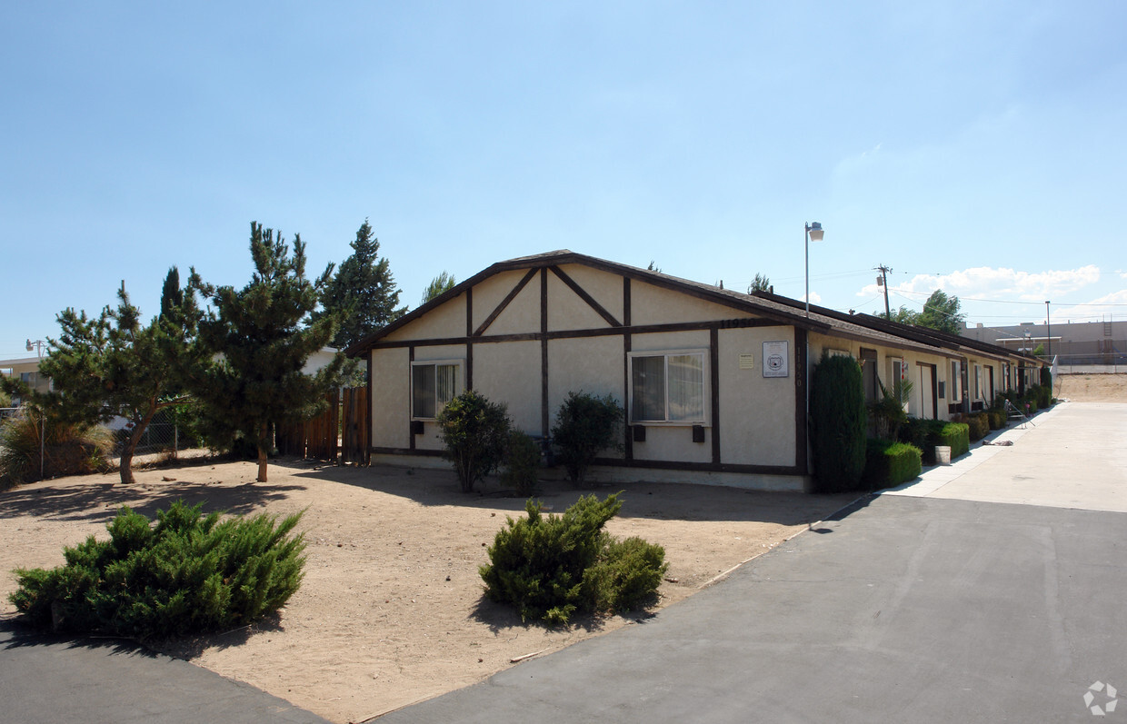 Building Photo - A Avenue Property