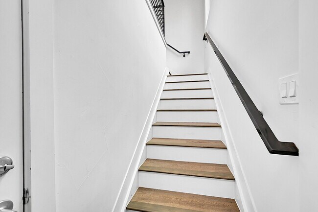 Foto del edificio - $3,495 = 2 Bed, 2 Bath Townhome in Denver ...